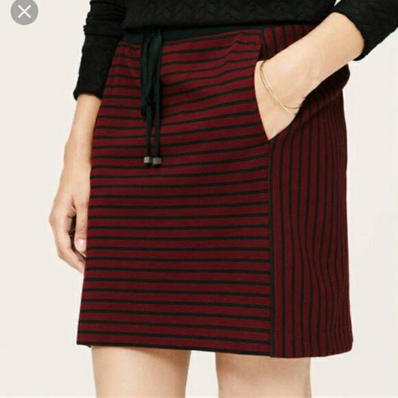 NWT Lou & Grey Maroon & Black Stripe Print Stretch A-line Mini Skirt Women's - Picture 1 of 11